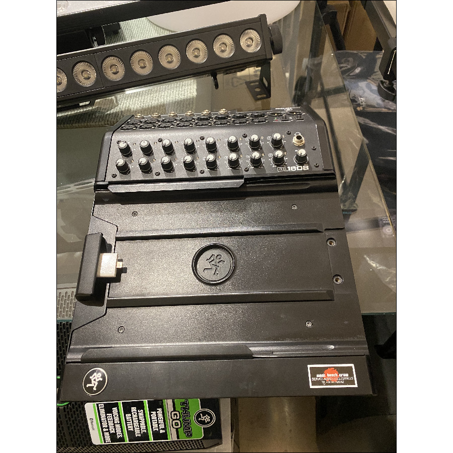 MACKIE DL1608 COMPLETO DI CASE (USATO)